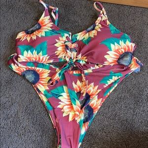 💗Zaful Maroon Sunflower Bathing Suit💗
